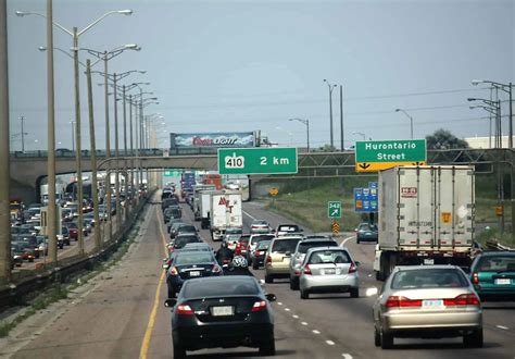 All lanes closed on Hwy 401 for death investigation in Mississauga ...