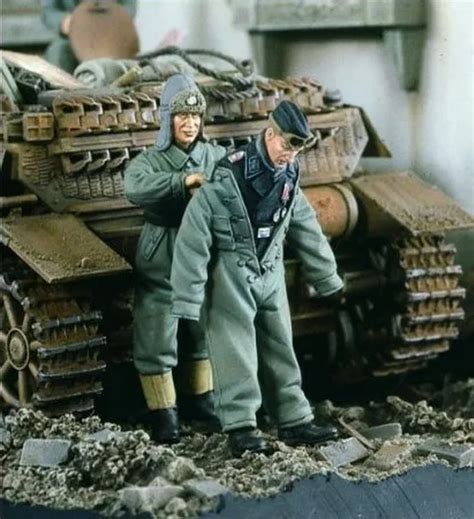 Scale Models 1/35 WW2 German tank crews dressed Figure Resin Model Kit ...