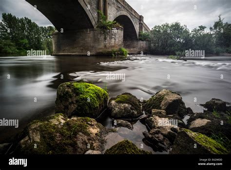 River Teviot and Kelso's Teviot Bridge, Scottish Borders, Scotland ...