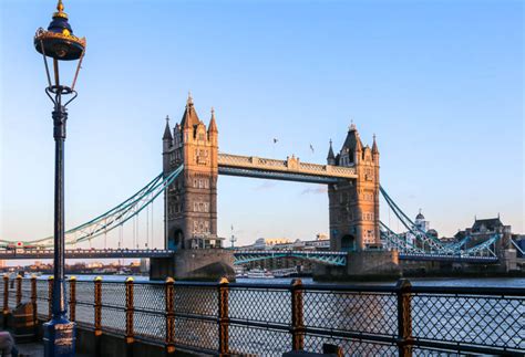 London Bridge and Tower Bridge: How to Not Confuse - Roads and Destinations