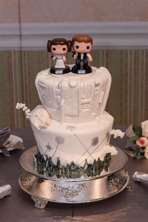 The force is strong with this Star Wars inspired wedding cake. | Star ...