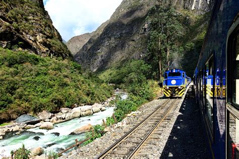 Peru Trekking Guide by Viva Expeditions