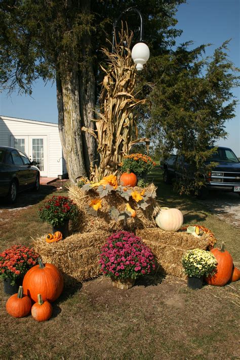 Outdoor Fall Decorations - Home Decor