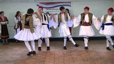 Traditional Greek Man's Dance by Kyklonas Hellenic Dancers - YouTube