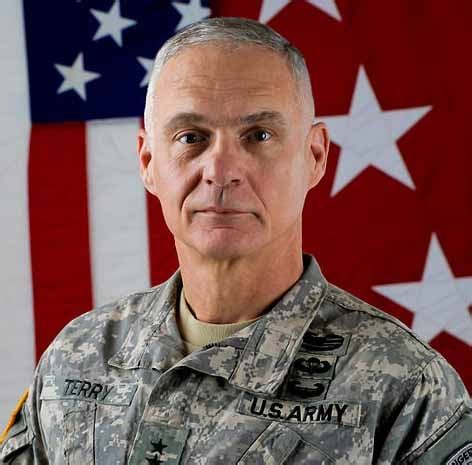 US Army Central greets 3-star general as new commander - ABC Columbia