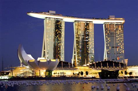 Passion For Luxury : Marina Bay Sands Hotel in Singapore