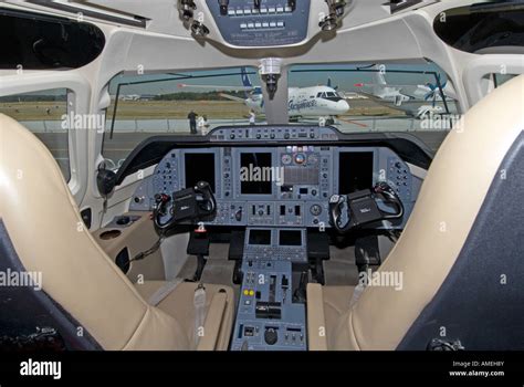 Beechcraft Premier 1A Cockpit Farnborough Air Show 2006 Stock Photo - Alamy