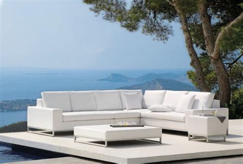 20+ Modern White Outdoor Furniture – HomeDecorish