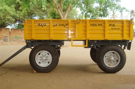 Tractor Trolley at Best Price in Hubli, Karnataka | Paranjyoti Steel ...