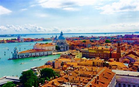 How To Travel In Italy: 24 Hours In Venice On A Budget • Svadore