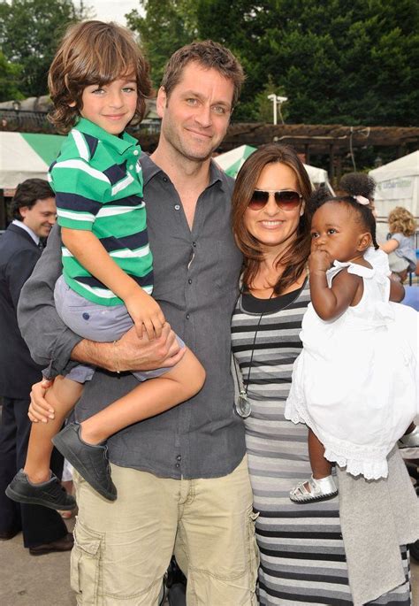 The Cutest Pictures of Peter Hermann and Mariska Hargitay’s Family of 5 ...