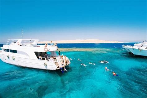 Tiran Island Snorkeling Trip by boat from Sharm El Sheikh 2024