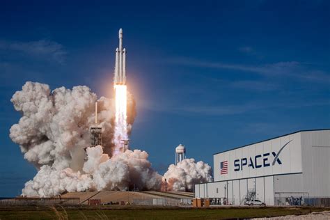 SpaceX Falcon Heavy Rocket: Everything You Need to Know | Digital Trends