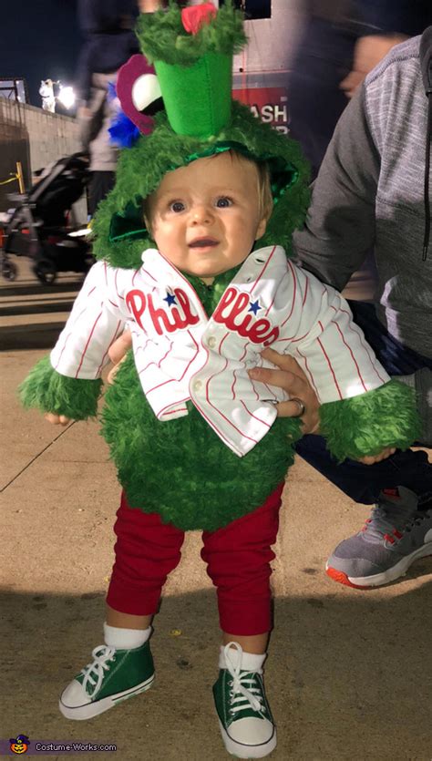 Baby Phanatic Costume | Last Minute Costume Ideas