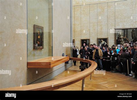 Louvre Museum Mona Lisa Room