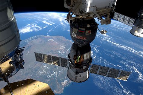 Space station marks milestone: 100,000th orbit of Earth - CBS News