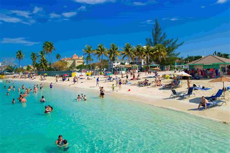 You Cannot Afford To Miss These 6 Beaches While You Are In Nassau