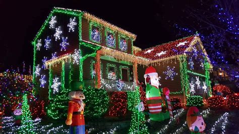 Best Neighborhood Christmas Light Displays | Cincy Xmas Lights - Family ...