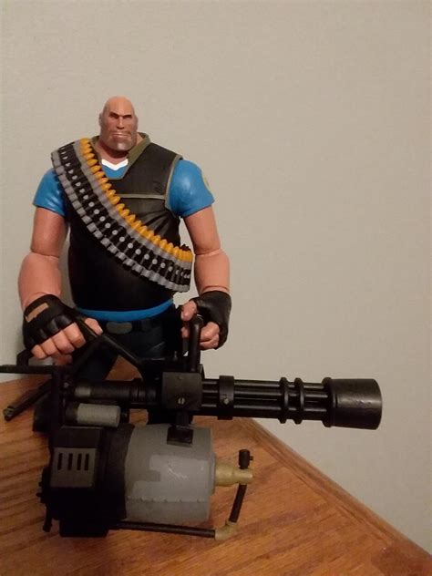 Tf2 heavy figure-blu. Heavy's gun weighs 150kg's. : r/tf2