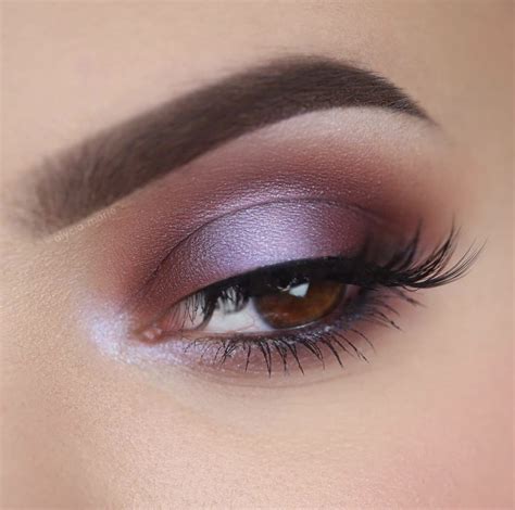 Best Makeup Ideas for Amber Eyes | Glaminati.Com