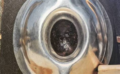 Hajar al-Aswad (The Black Stone) - IslamicLandmarks.com