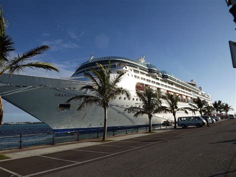 Royal Caribbean's Grandeur of the Seas docked at Kings Wharf, Bermuda ...