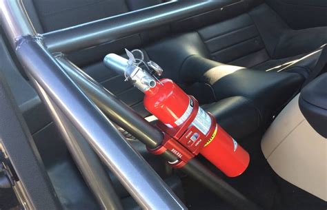 How To Properly Use A Car Fire Extinguisher - Spot Dem