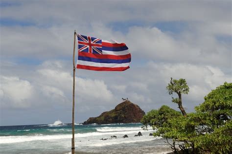 What's the Story Behind Hawaii's Flag? - Hawaii Magazine