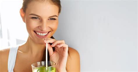 The 6 Amazing Benefits of Drinking Detox Water - Life Infused