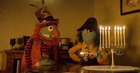 8 Funny Hanukkah Memes and Tweets This Holiday Season