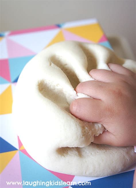 Play Dough recipe - Laughing Kids Learn