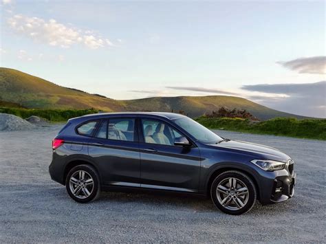 BMW X1 xDrive25e Hybrid (2021) Review - Changing Lanes