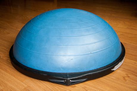 BOSU vs stability ball - Amanda Stein Personal Coaching