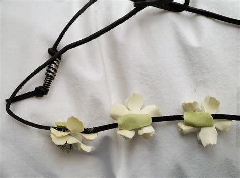 Loud Beauty: DIY White Flower Headband