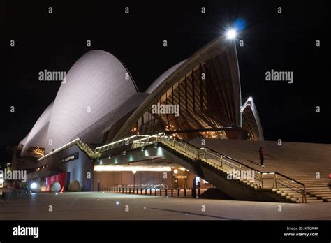 sydney opera house at night Stock Photo - Alamy