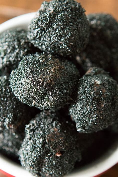 Sparkly Lumps of Coal Oreo Truffles - Oh Sweet Basil