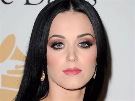 How to do Katy Perry Inspired Eye Makeup | Styles At Life