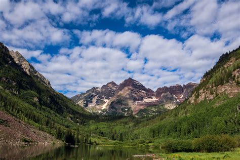 Maroon Bells in Colorado: How to Explore this Iconic Place