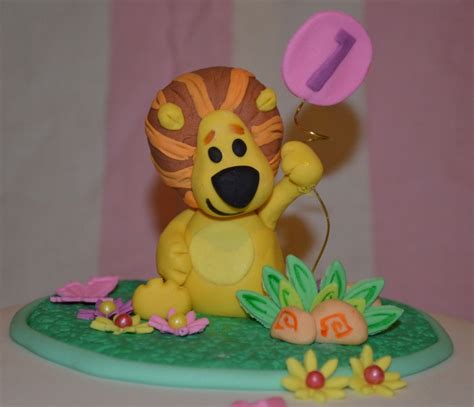 Raa Raa The Noisy Lion Cake Topper - CakeCentral.com