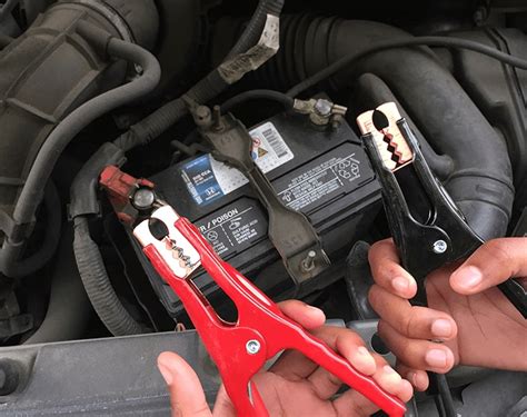 The Right Way to Jumpstart a Dead Car Battery | Firestone Complete Auto ...