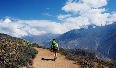 Hiking into the Colca Canyon, Peru : CampingandHiking