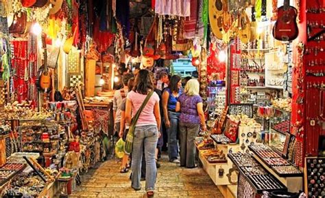 Shopping Guide Agra: Things to Buy & Market - Tusk Travel