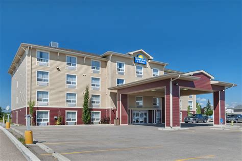 Days Inn & Suites by Wyndham Cochrane | Cochrane, AB Hotels