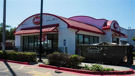 Bush's Chicken opens second Laredo location