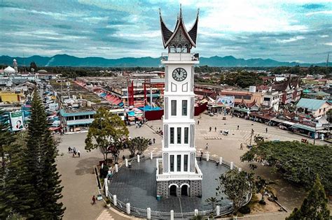 Sejarah Jam Gadang di Bukittinggi dan Berkibarnya Bendera Merah Putih