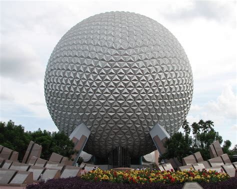 File:Spaceship Earth 2.jpg - Wikimedia Commons