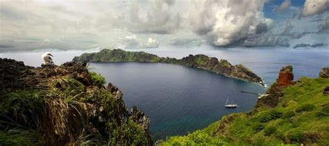 Maug Islands Pacific Ocean | Islands in the pacific, Ocean photos ...