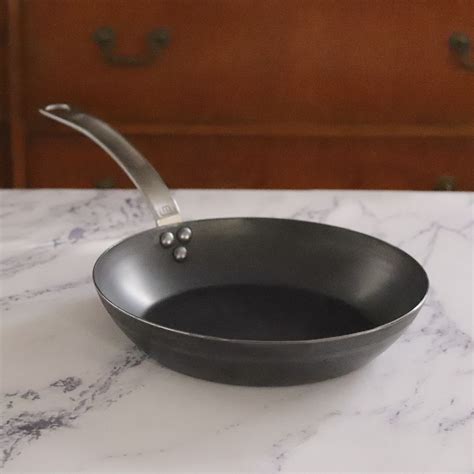 Made In Blue Carbon Steel Frying Pan Review: Fun to Use