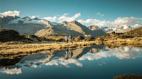 15 Hiking Ideas for Autumn in Switzerland