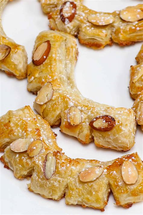 Almond Bear Claw Recipe (Easy Almond Bear Claw Donut) - IzzyCooking